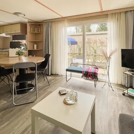 2 Bedroom Amazing Stacaravan In